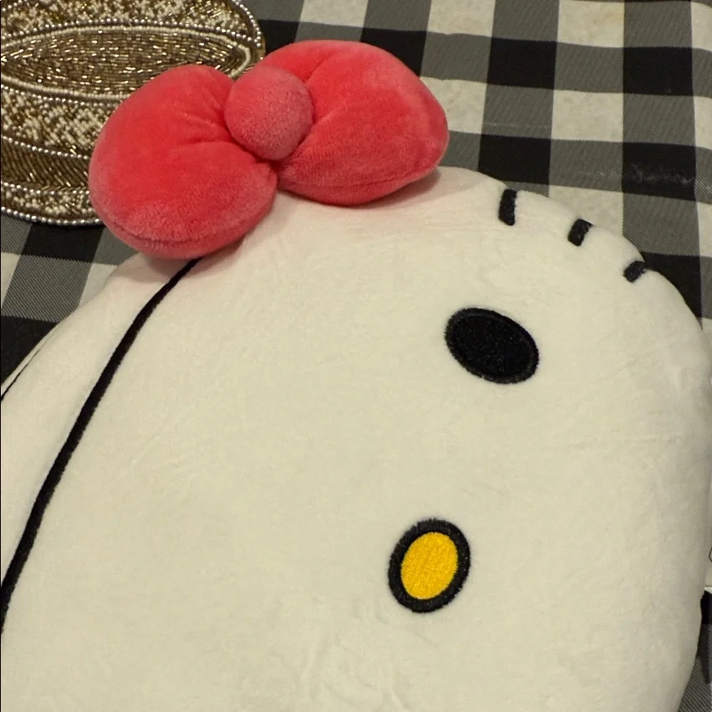 Hello Kitty White and Pink Plush with Bow large pillow - Picture 4 of 4